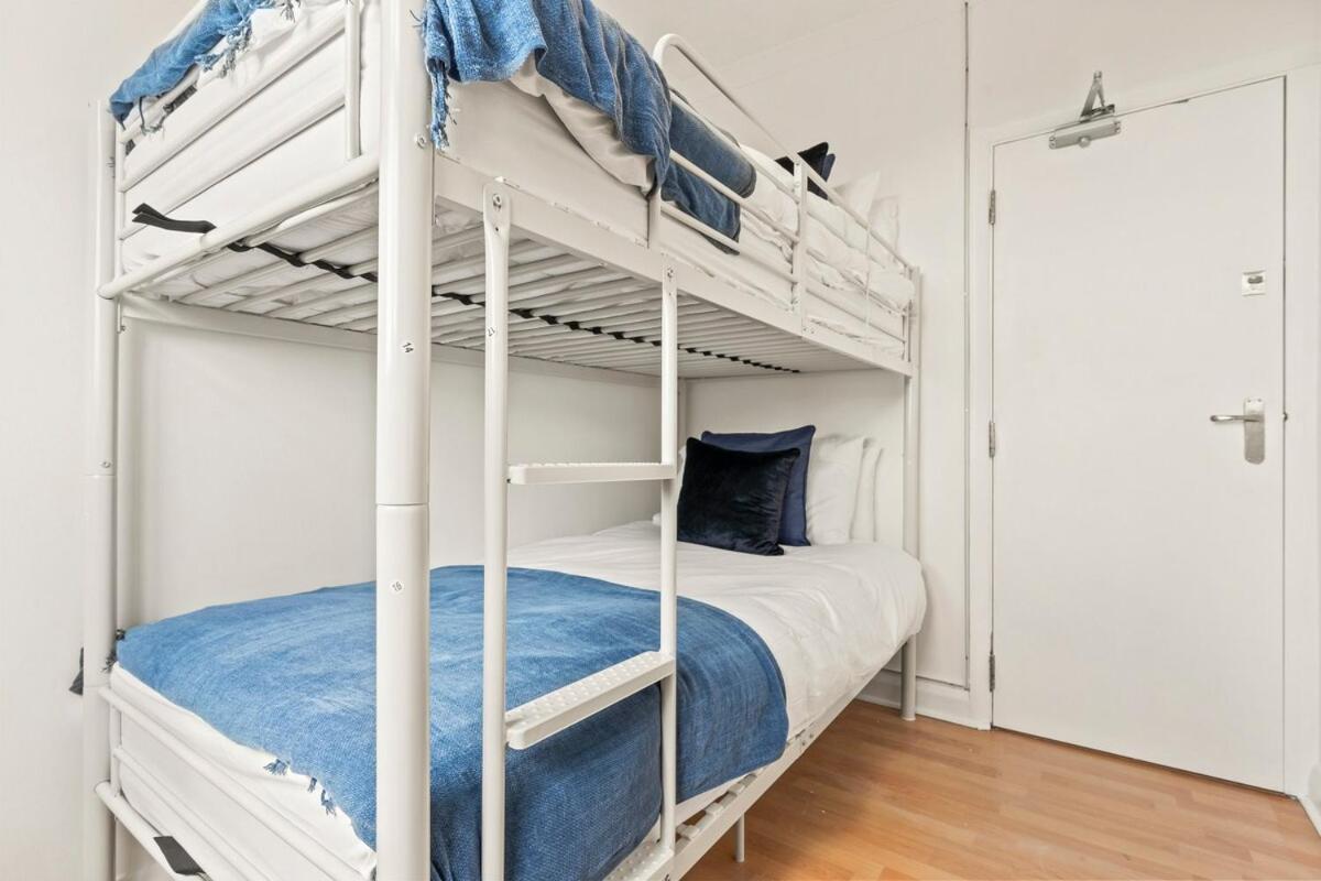 Furnished 6 Bedroom - Parking, Monthly Holiday home